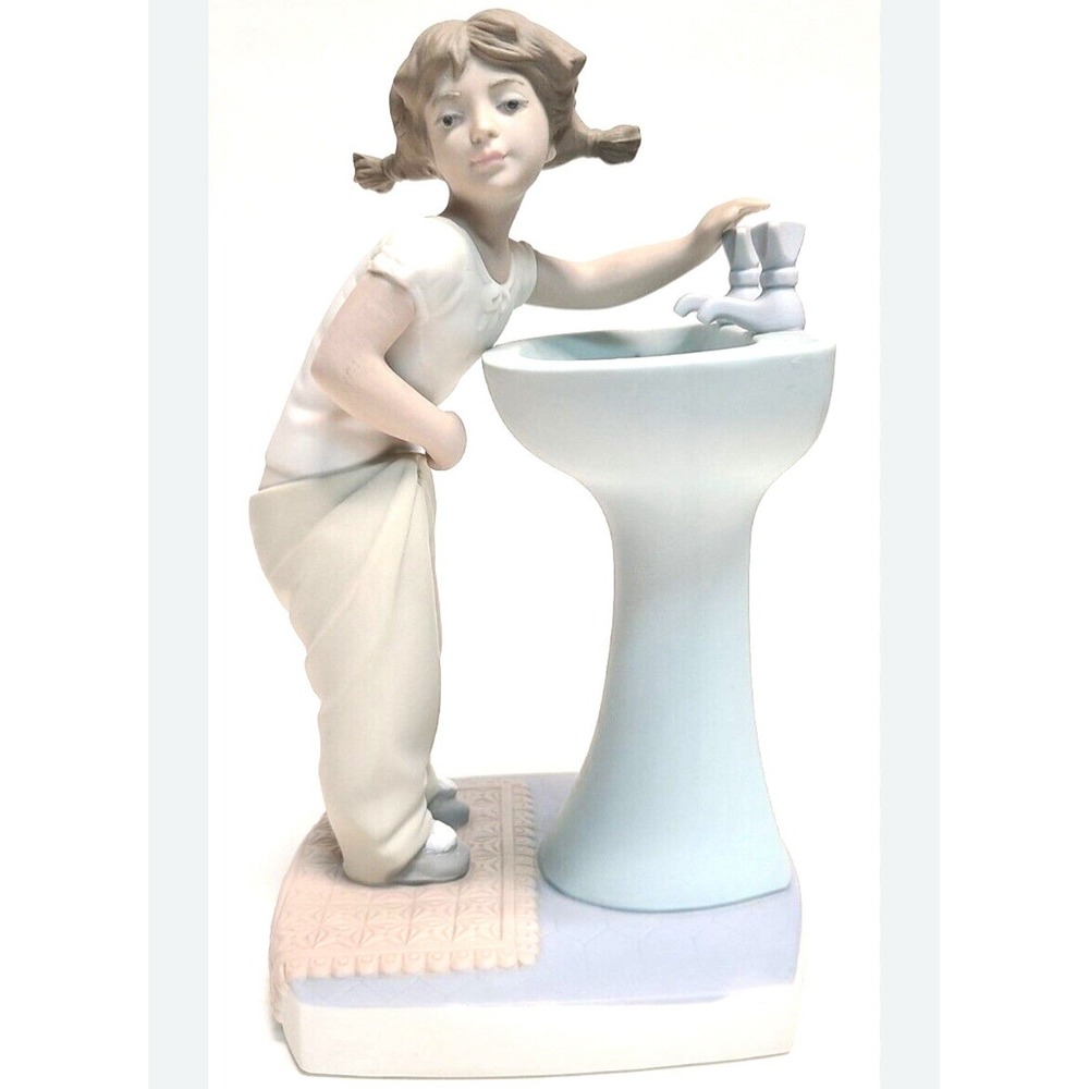 Lladro #4838 Clean Up Time Little Girl with Pigtails at Sink Matte Figurine